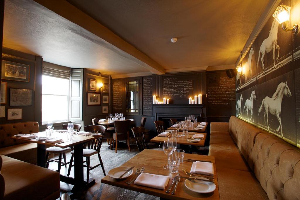 فندق The Kings Arms Didmarton المظهر الخارجي الصورة
