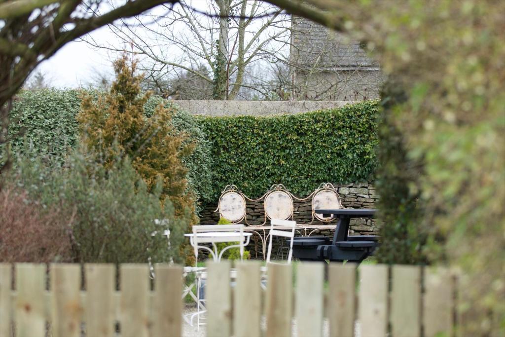 فندق The Kings Arms Didmarton المظهر الخارجي الصورة